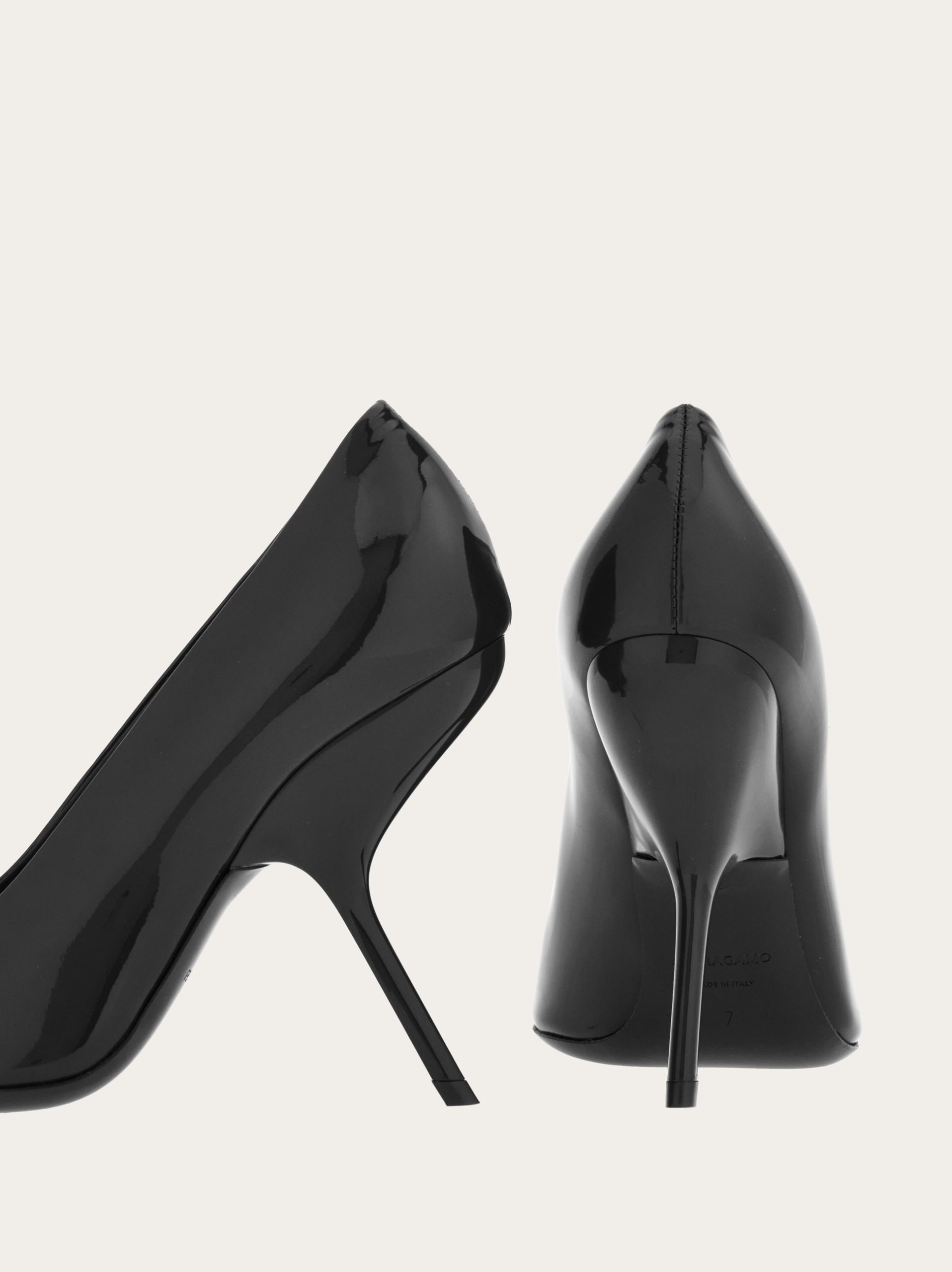 Ferragamo Eva pump - Image 6